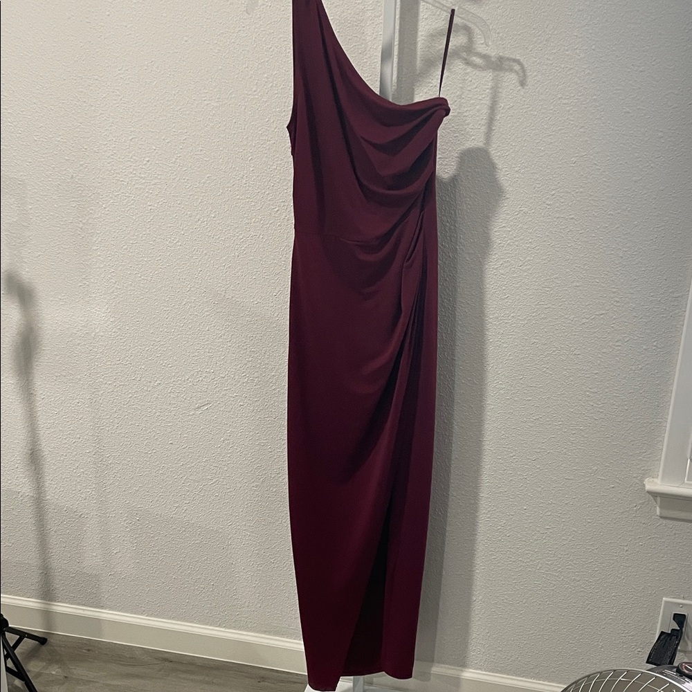 Elegant One-Shoulder Burgundy Evening Dress